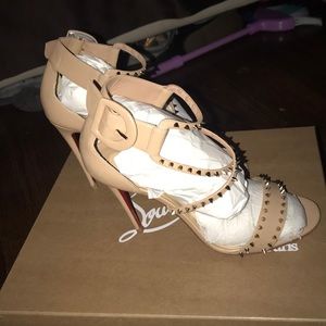 Christian louboutin Nude spike heels 39.5
